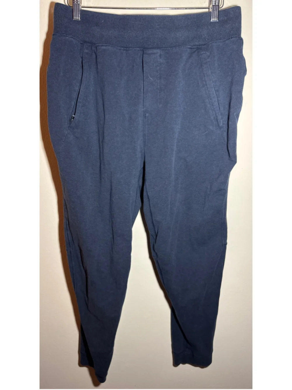 Men's Lululemon Joggers Pants Size L Blue inseam 27”